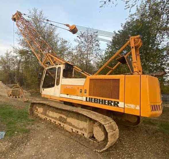 1996 Liebherr HS832 HD dragline, rear three-quarter view 1996 Liebherr HS832 HD dragline, rear three-quarter view