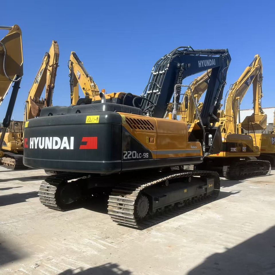 Escavadora de Lagartas Hyundai R220LC-9S 2022