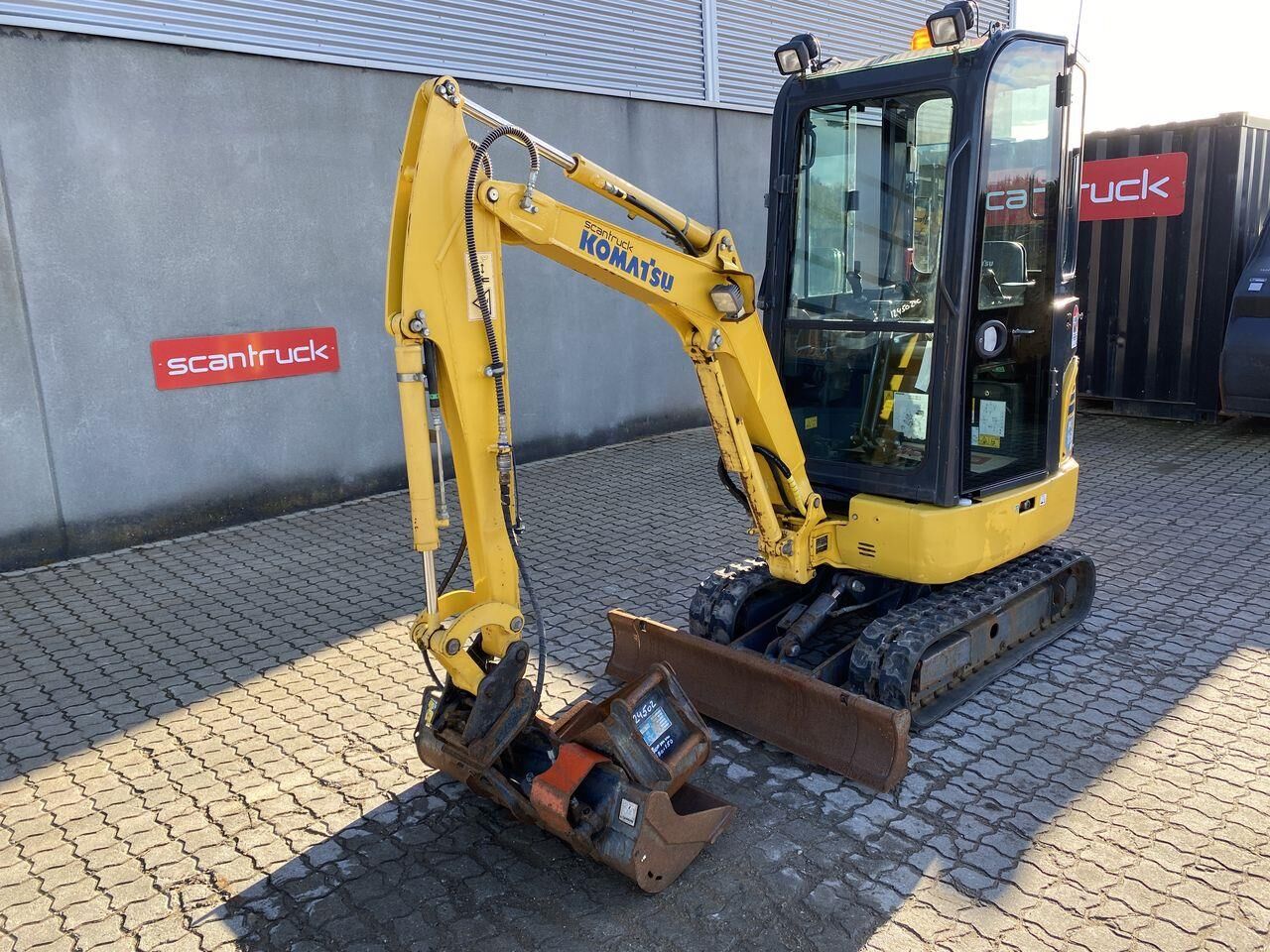 2018 Komatsu PC16R-3HS Mini Excavator