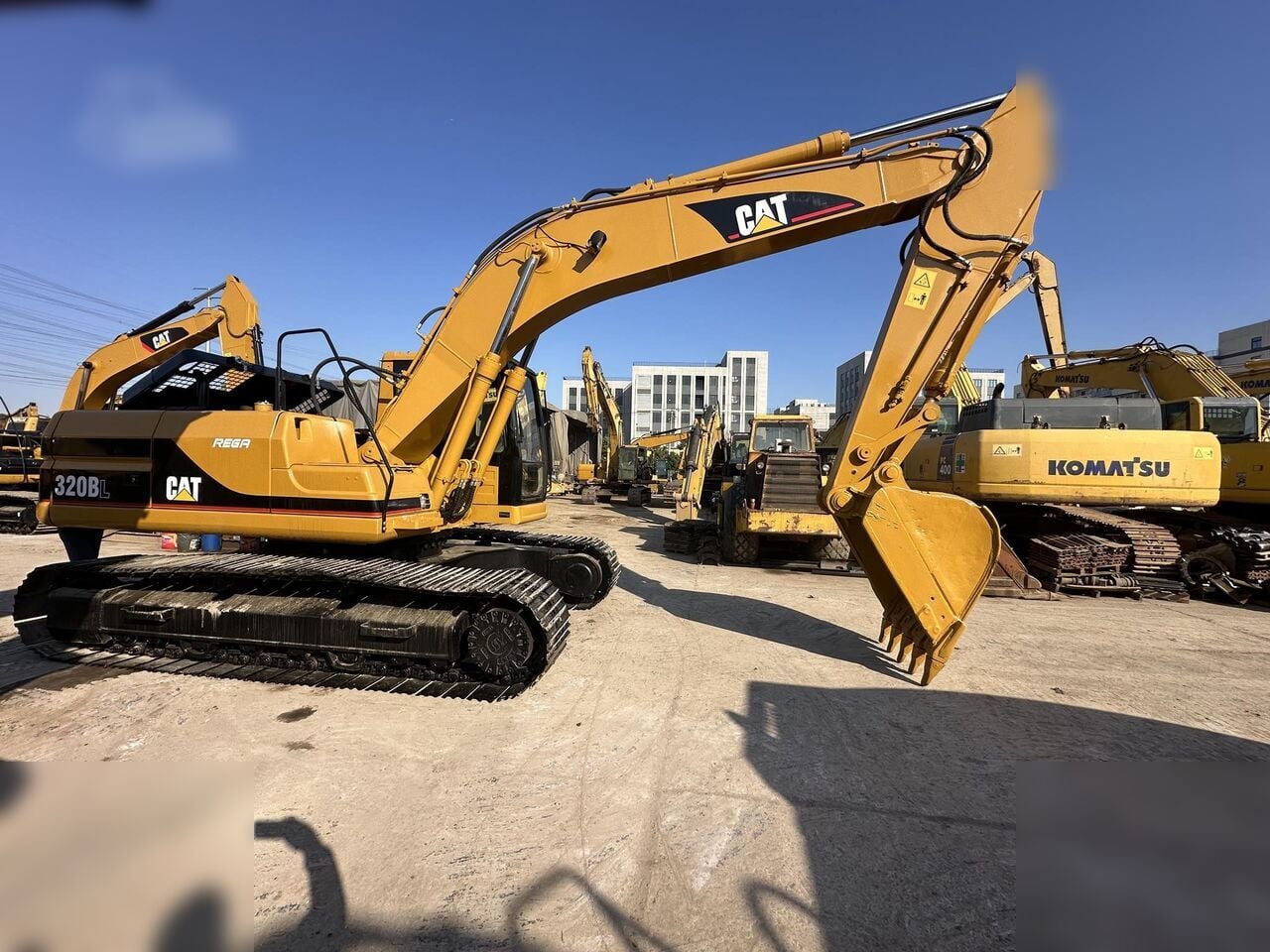 2000 Caterpillar 320BL Crawler Excavator 2000 Caterpillar 320BL Crawler Excavator