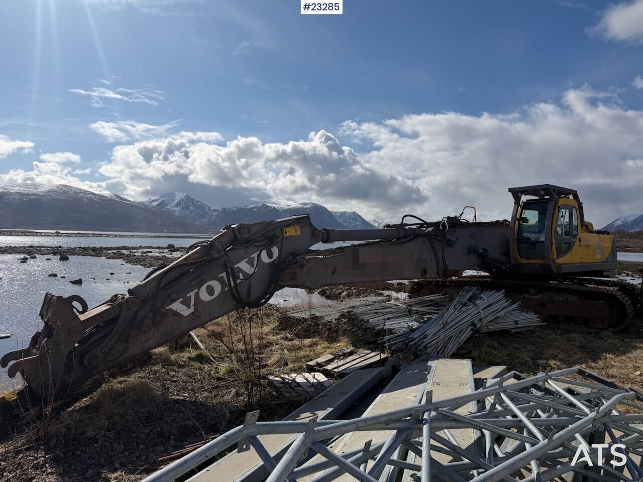 2001 Volvo EC460LC Crawler Excavator 2001 Volvo EC460LC Crawler Excavator
