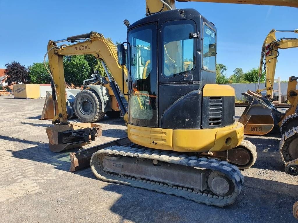 2005 Caterpillar 304CR Mini Excavator 2005 Caterpillar 304CR Mini Excavator