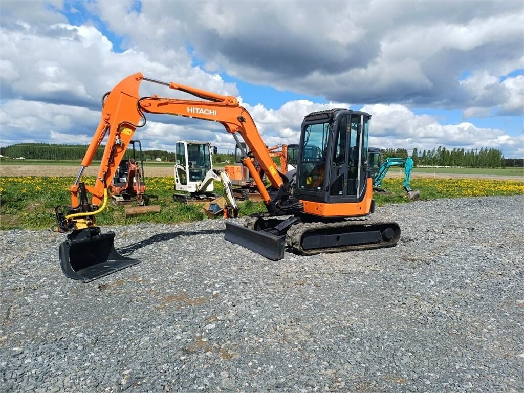 2005 Hitachi ZX50U Mini Excavator 2005 Hitachi ZX50U Mini Excavator