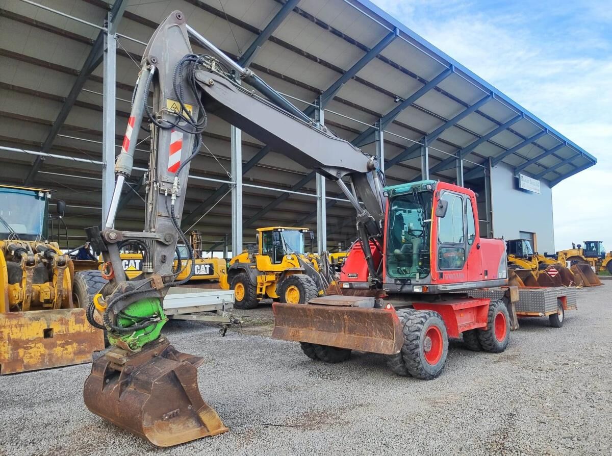 2005 Volvo EW160B wheel excavator, rear three-quarter view