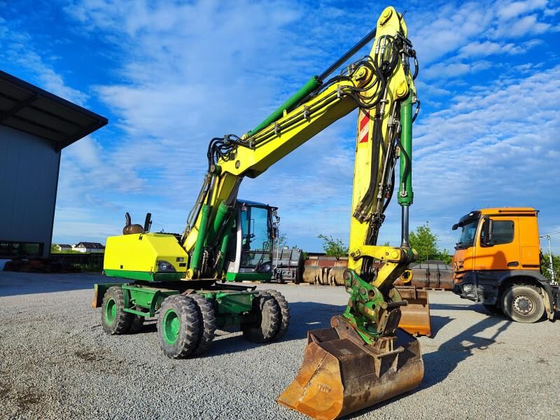 2006 Atlas 1905 wheel excavator, front three-quarter view