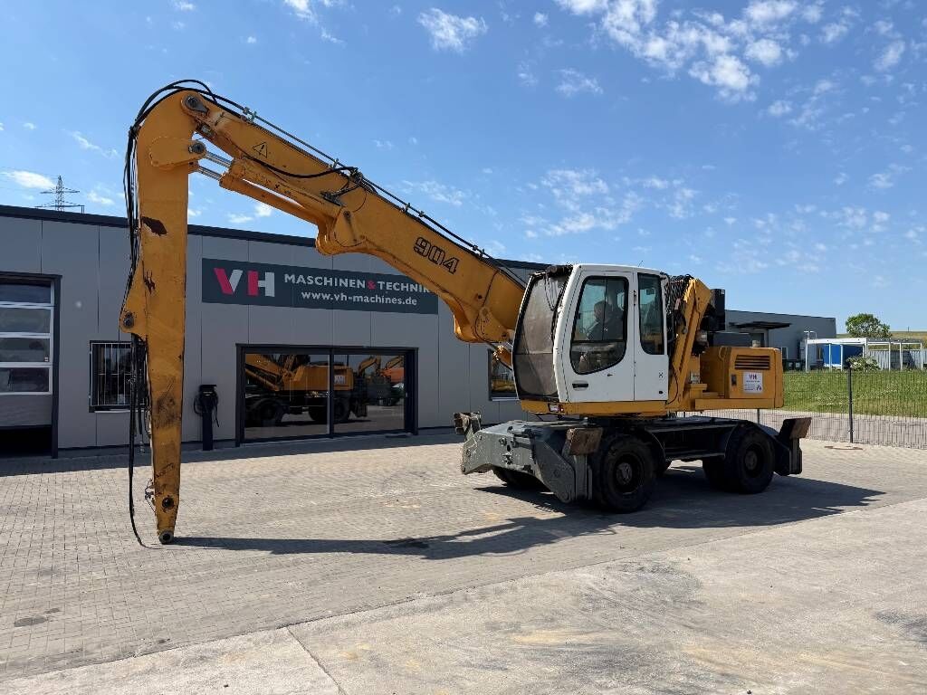 2006 Liebherr A 904 Material Handler