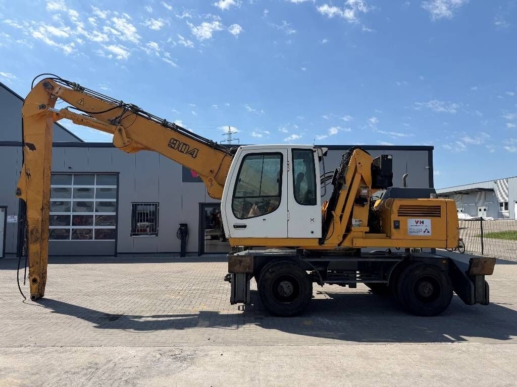 2006 Liebherr A 904 Material Handler
