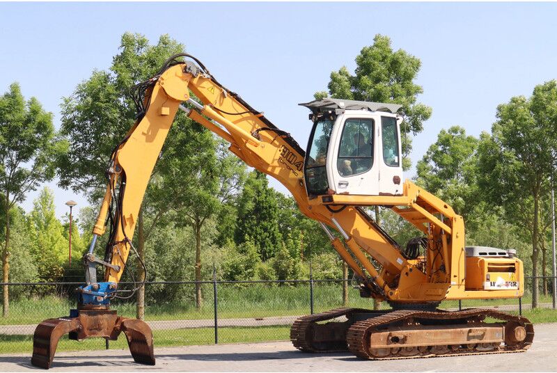 2006 Liebherr R904 C Material Handler