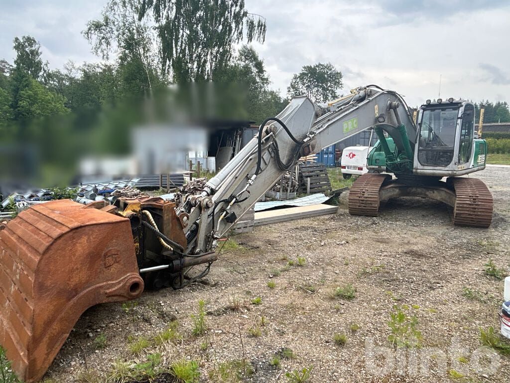 2006 New Holland E215 Crawler Excavator