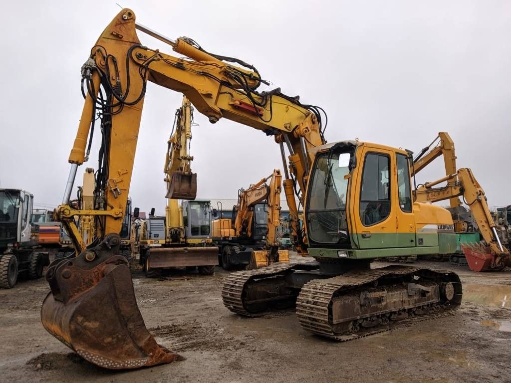 2007 Liebherr R 317 LITRONIC crawler excavator, front three-quarter view 2007 Liebherr R 317 LITRONIC crawler excavator, front three-quarter view