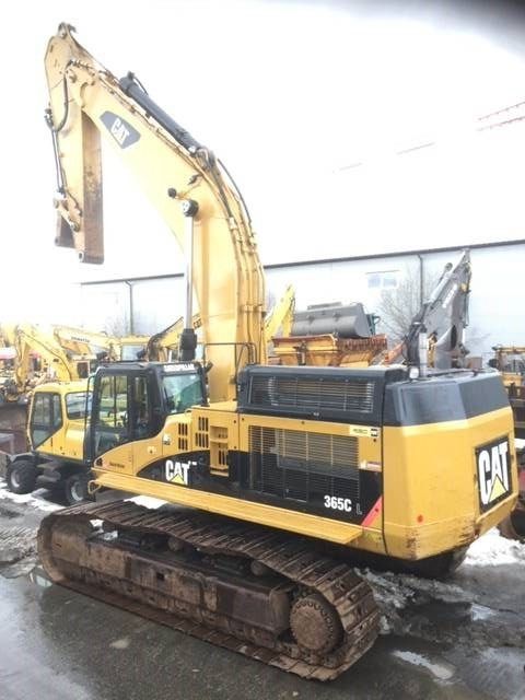 2008 Caterpillar 365CL crawler excavator, rear three-quarter view 2008 Caterpillar 365CL crawler excavator, rear three-quarter view