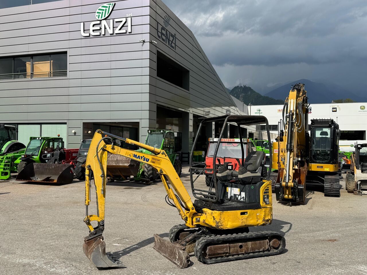 2009 Komatsu PC16R Mini Excavator 2009 Komatsu PC16R Mini Excavator