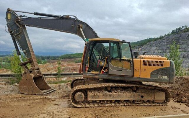 2009 Volvo EC240CL Crawler Excavator 2009 Volvo EC240CL Crawler Excavator