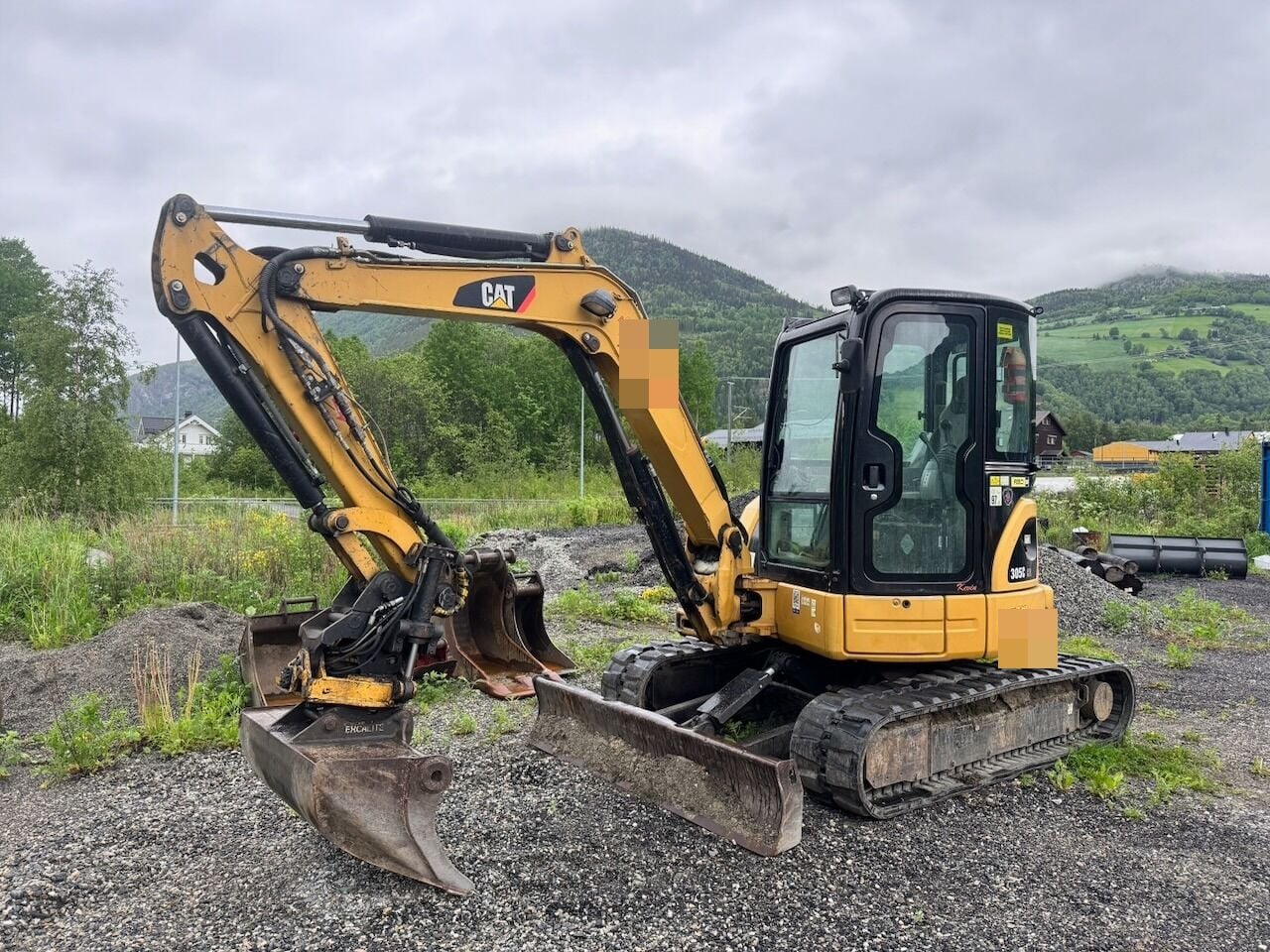 2010 Caterpillar 305C Mini Excavator 2010 Caterpillar 305C Mini Excavator