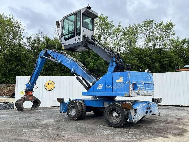 2010 Fuchs MHL320 Material Handler