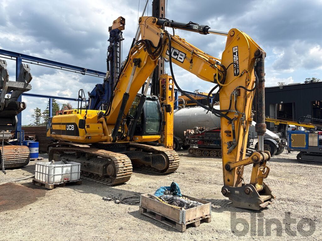 2011 JCB JS330NLC Crawler Excavator