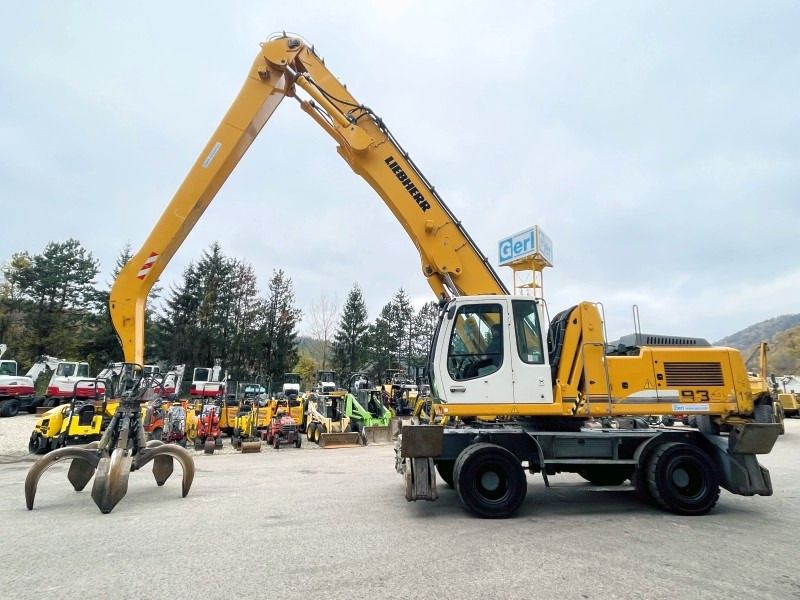 2011 Liebherr A934C material handler side view