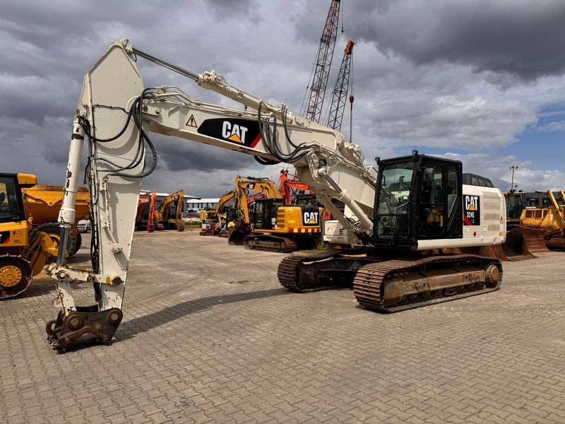 2012 Caterpillar 324ELN crawler excavator, side view 2012 Caterpillar 324ELN crawler excavator, side view