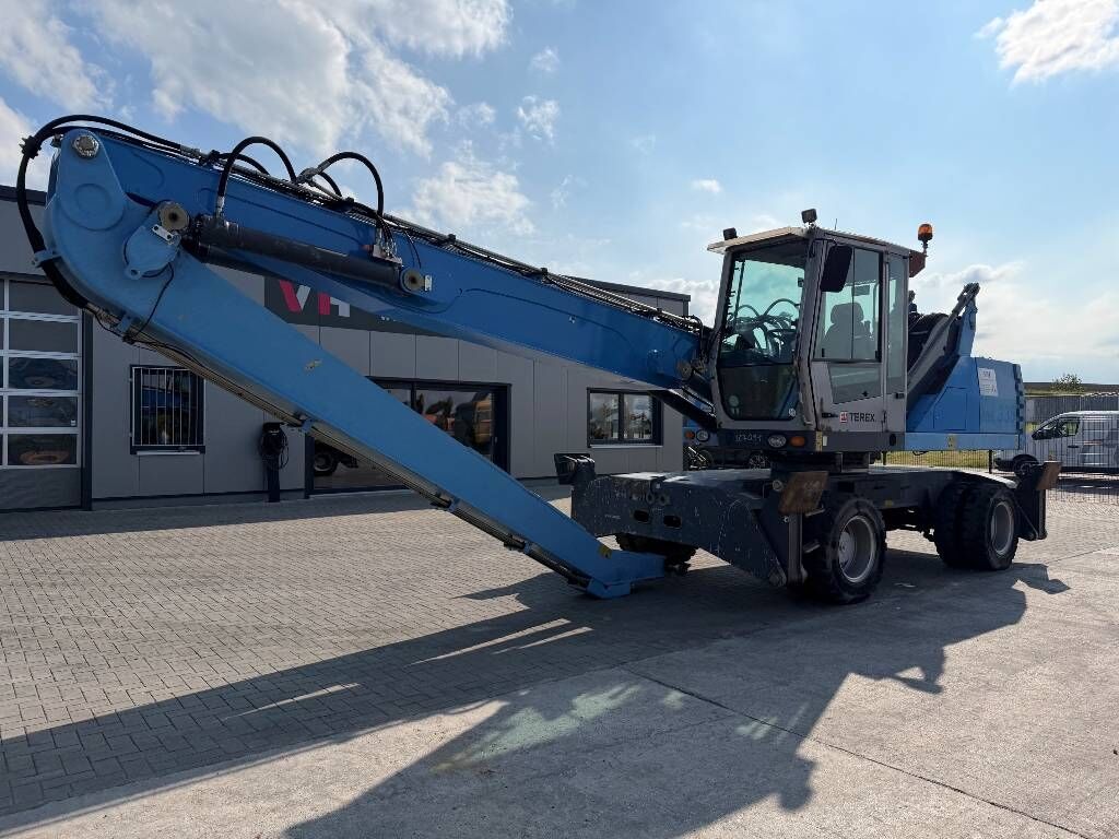 2012 Fuchs MHL 335 Material Handler