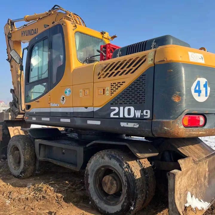 2013 Hyundai R210W-9 Wheel Excavator 2013 Hyundai R210W-9 Wheel Excavator
