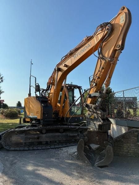 2014 Hyundai R145LCR-9A crawler excavator, side view 2014 Hyundai R145LCR-9A crawler excavator, side view