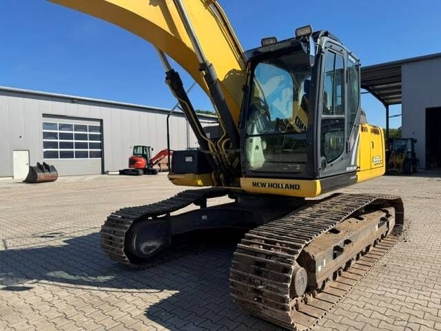 2014 New Holland E215C Crawler Excavator 2014 New Holland E215C Crawler Excavator