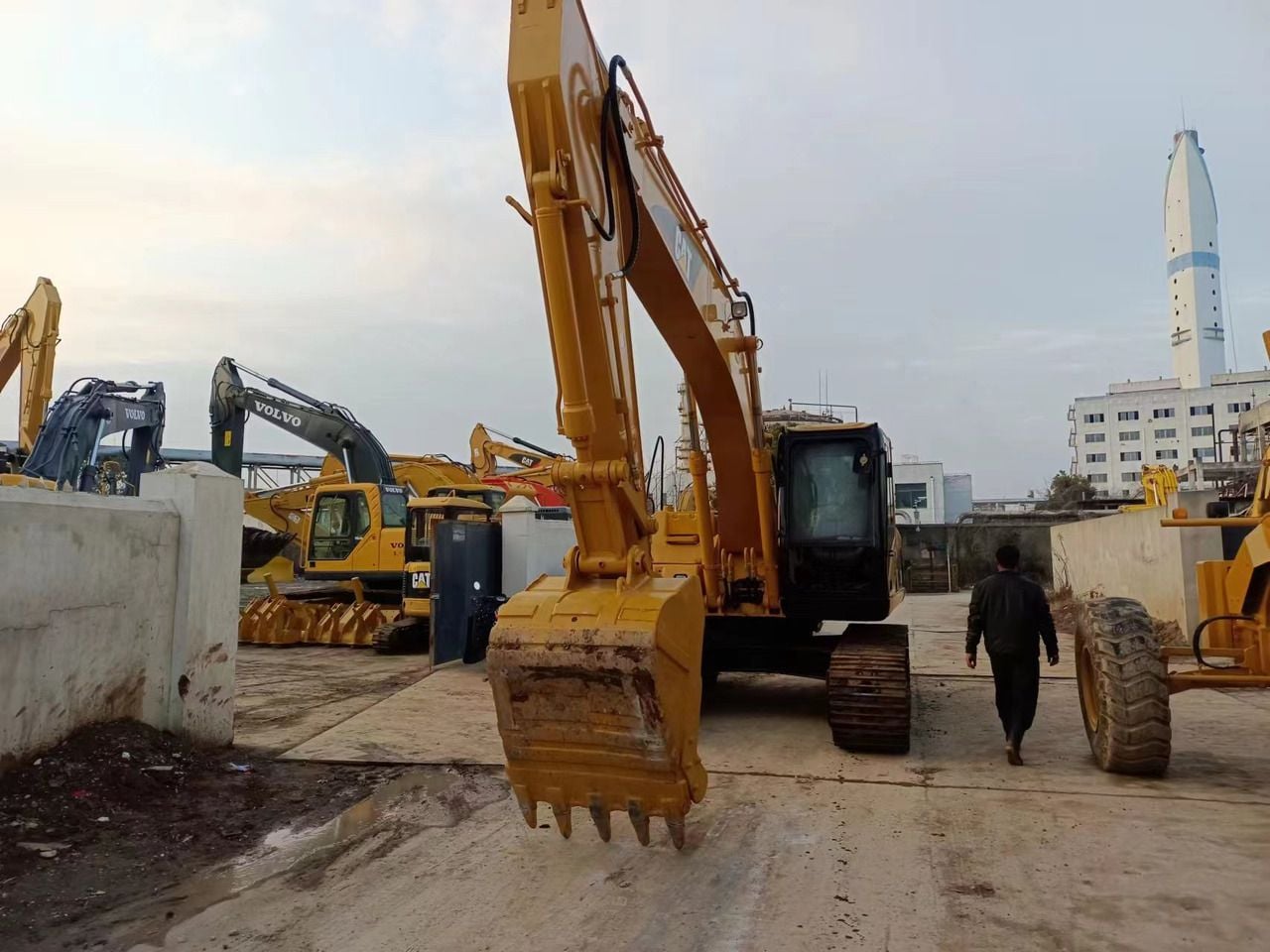 2015 Caterpillar 320CL Crawler Excavator
