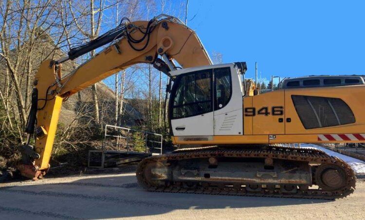 2015 Liebherr R 946NLC Crawler Excavator 2015 Liebherr R 946NLC Crawler Excavator