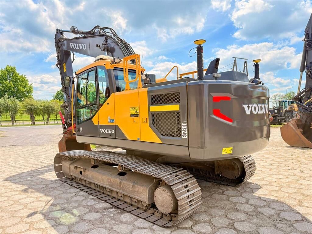 2015 Volvo EC220EL Crawler Excavator