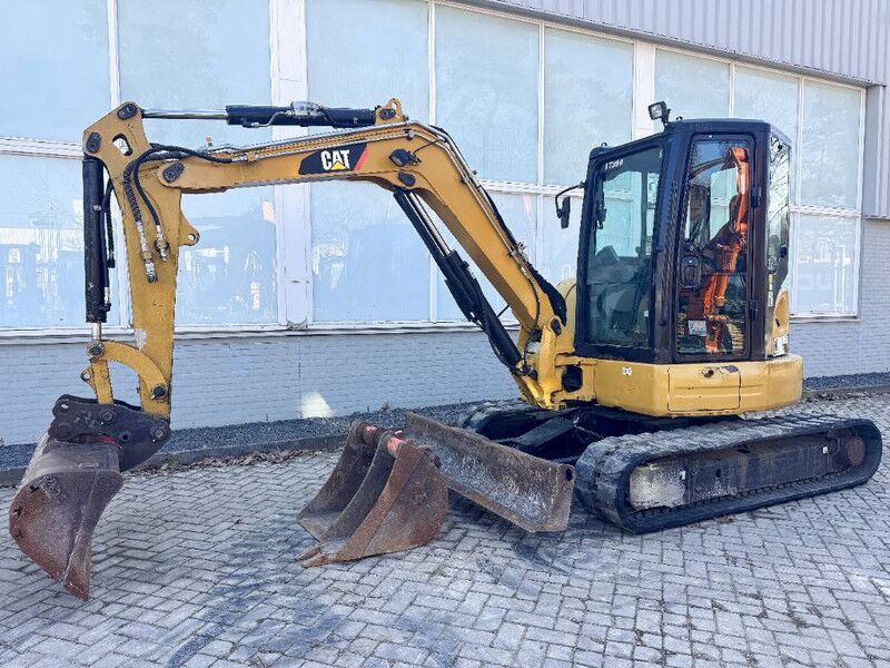 2016 Caterpillar 305E2 Mini Excavator 2016 Caterpillar 305E2 Mini Excavator
