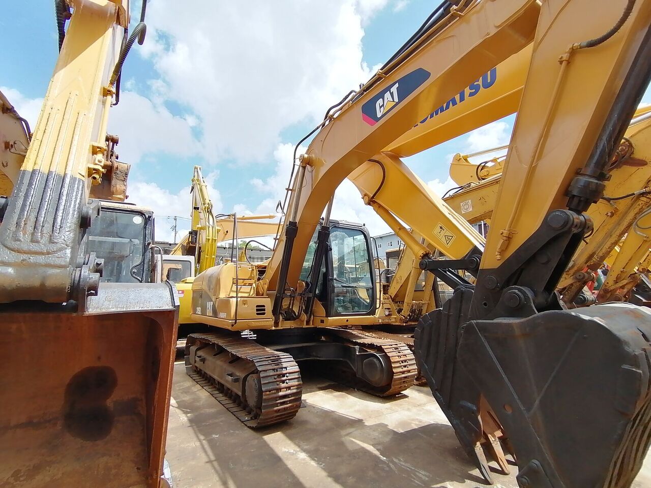 2016 Caterpillar 315DL Crawler Excavator 2016 Caterpillar 315DL Crawler Excavator