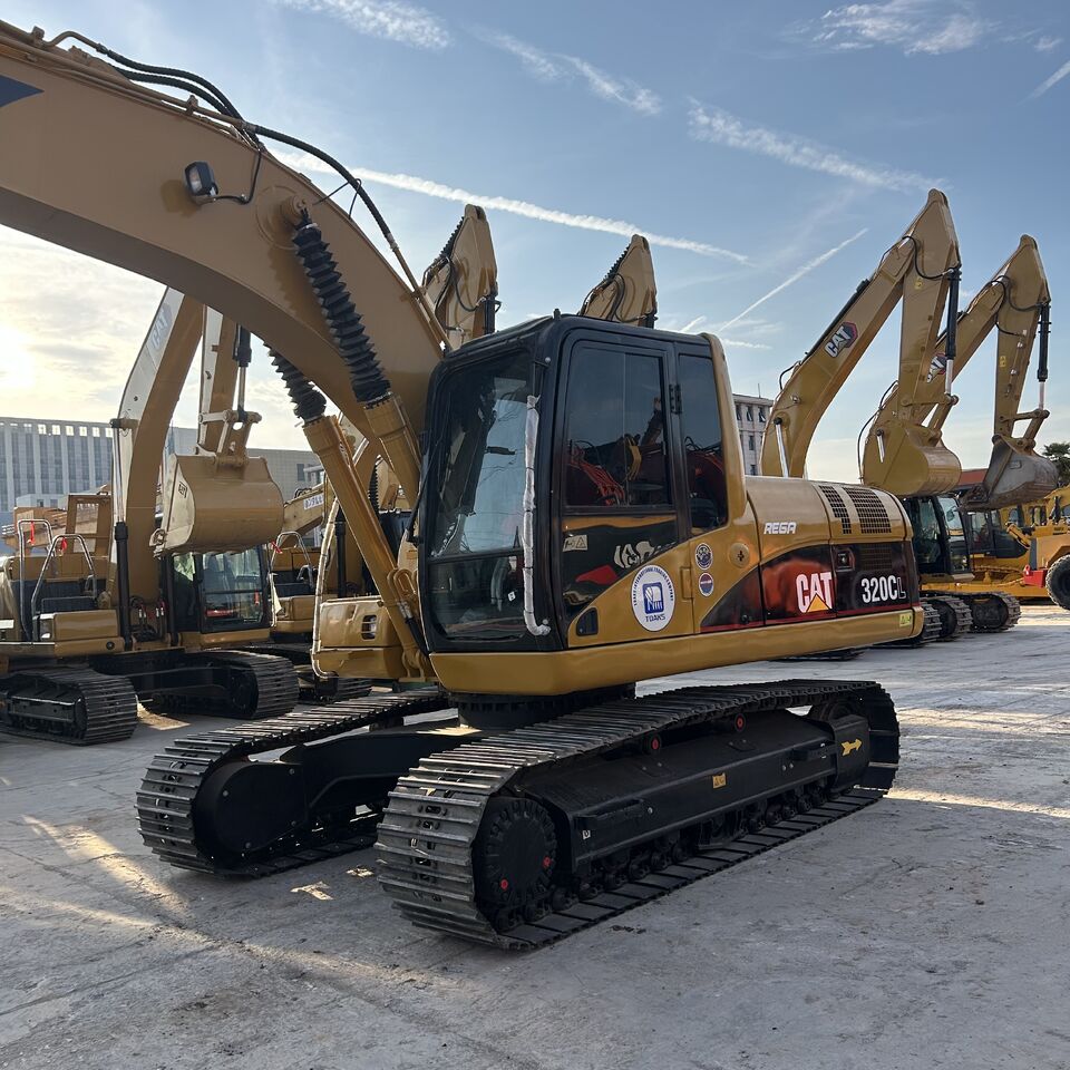 2016 Caterpillar 320CL Crawler Excavator 2016 Caterpillar 320CL Crawler Excavator