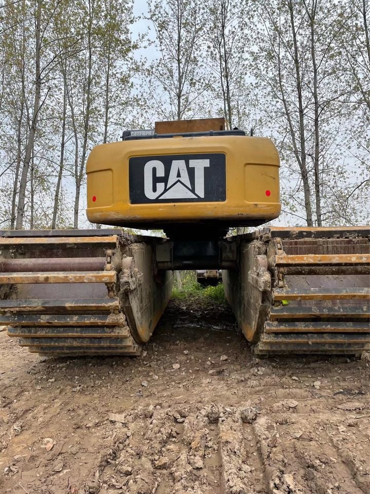 2016 Caterpillar 320D Amphibious Excavator