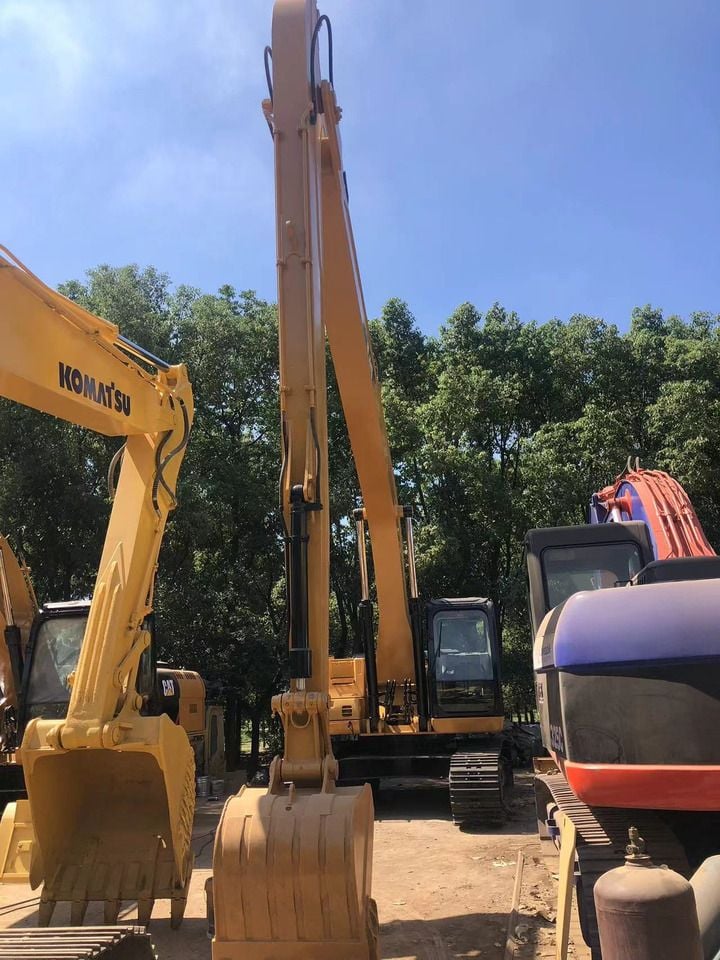 2016 Caterpillar 320D Crawler Excavator
