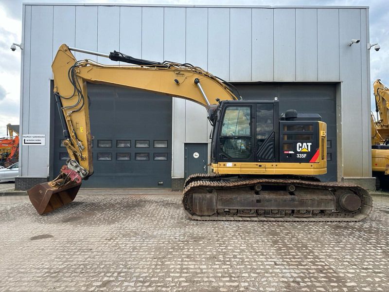 2016 Caterpillar 335F LCR crawler excavator, side view 2016 Caterpillar 335F LCR crawler excavator, side view