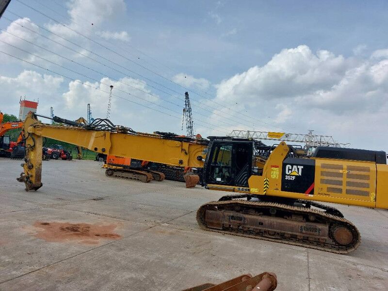 2016 Caterpillar 352F Crawler Excavator 2016 Caterpillar 352F Crawler Excavator