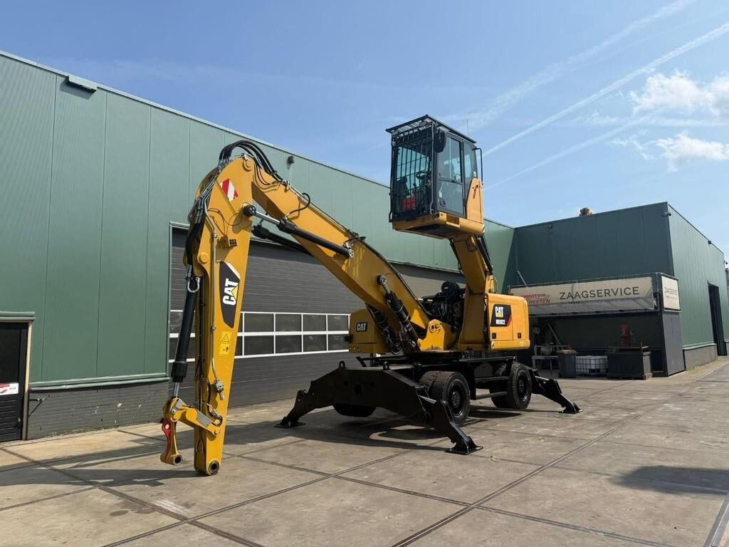 2016 Caterpillar MH3022 Material Handler