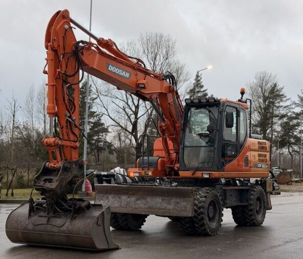 2016 Doosan DX160W Wheel Excavator 2016 Doosan DX160W Wheel Excavator