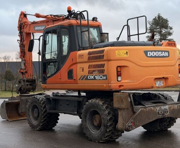 2016 Doosan DX160W Wheel Excavator