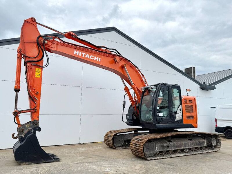 2016 Hitachi ZX 225 US Crawler Excavator