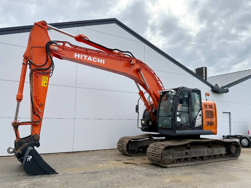 2016 Hitachi ZX225LC-5B Crawler Excavator