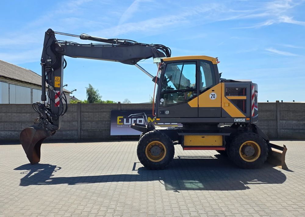 2016 Volvo EWR150E Wheel Excavator