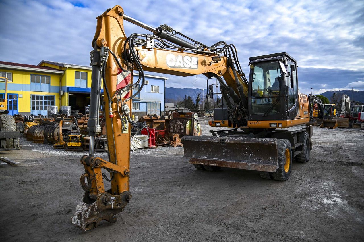 2017 CASE WX148 wheel excavator, front three-quarter view 2017 CASE WX148 wheel excavator, front three-quarter view