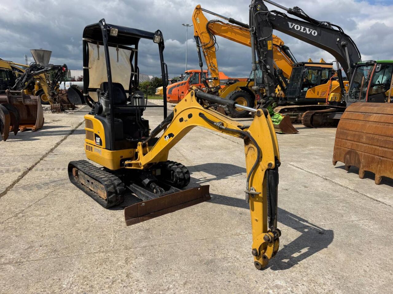 2017 Caterpillar 301.7D Mini Excavator 2017 Caterpillar 301.7D Mini Excavator