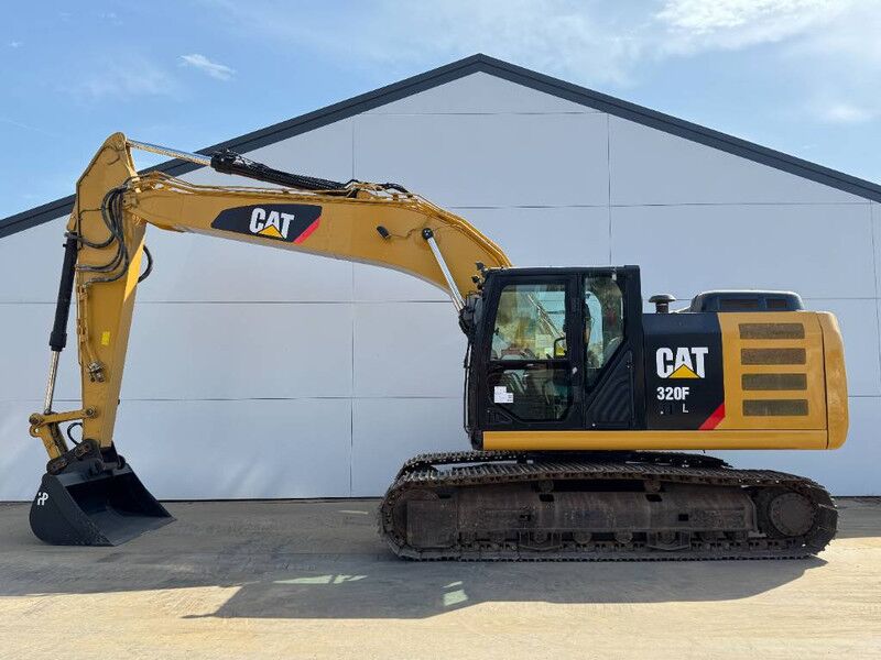 2017 Caterpillar 320FL Crawler Excavator 2017 Caterpillar 320FL Crawler Excavator