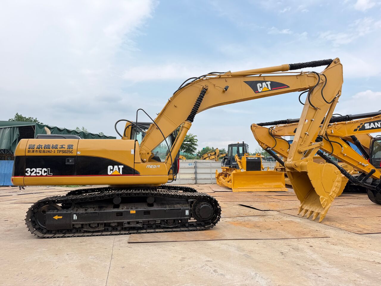 2017 Caterpillar 325CL Crawler Excavator