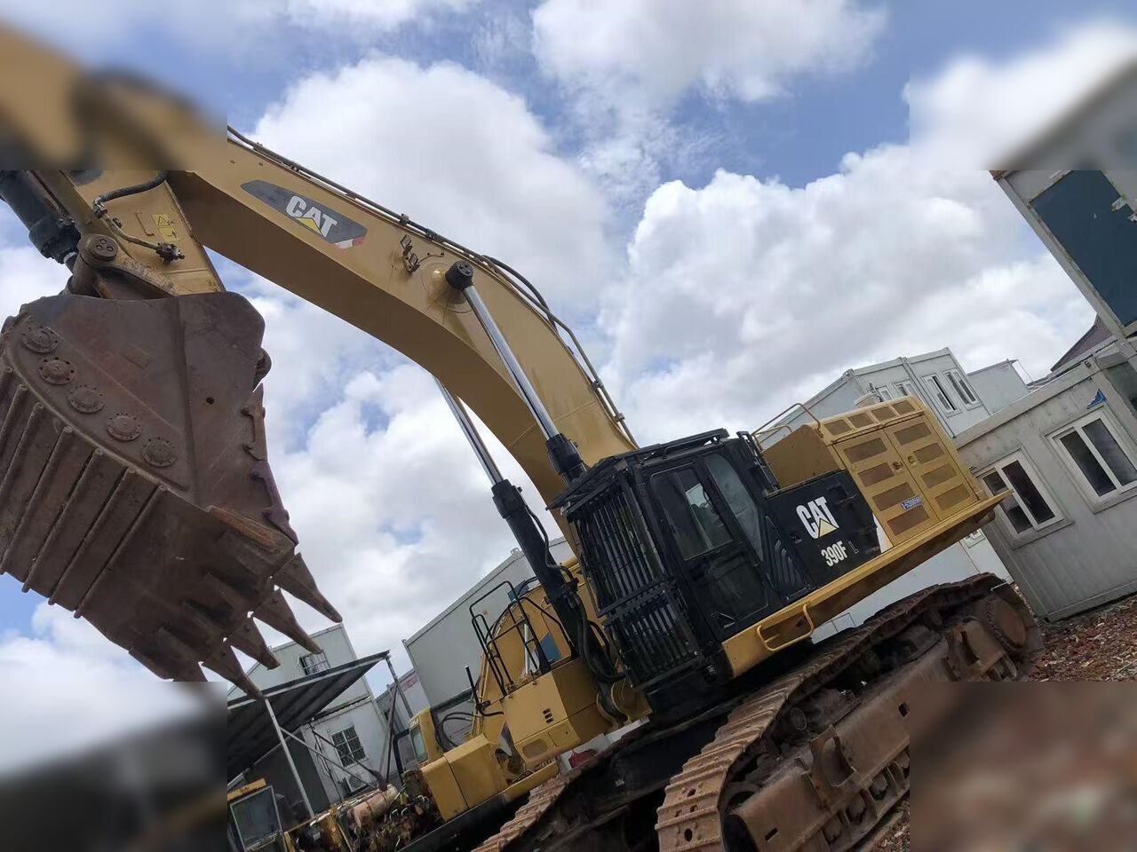 2017 Caterpillar 390 FL Crawler Excavator