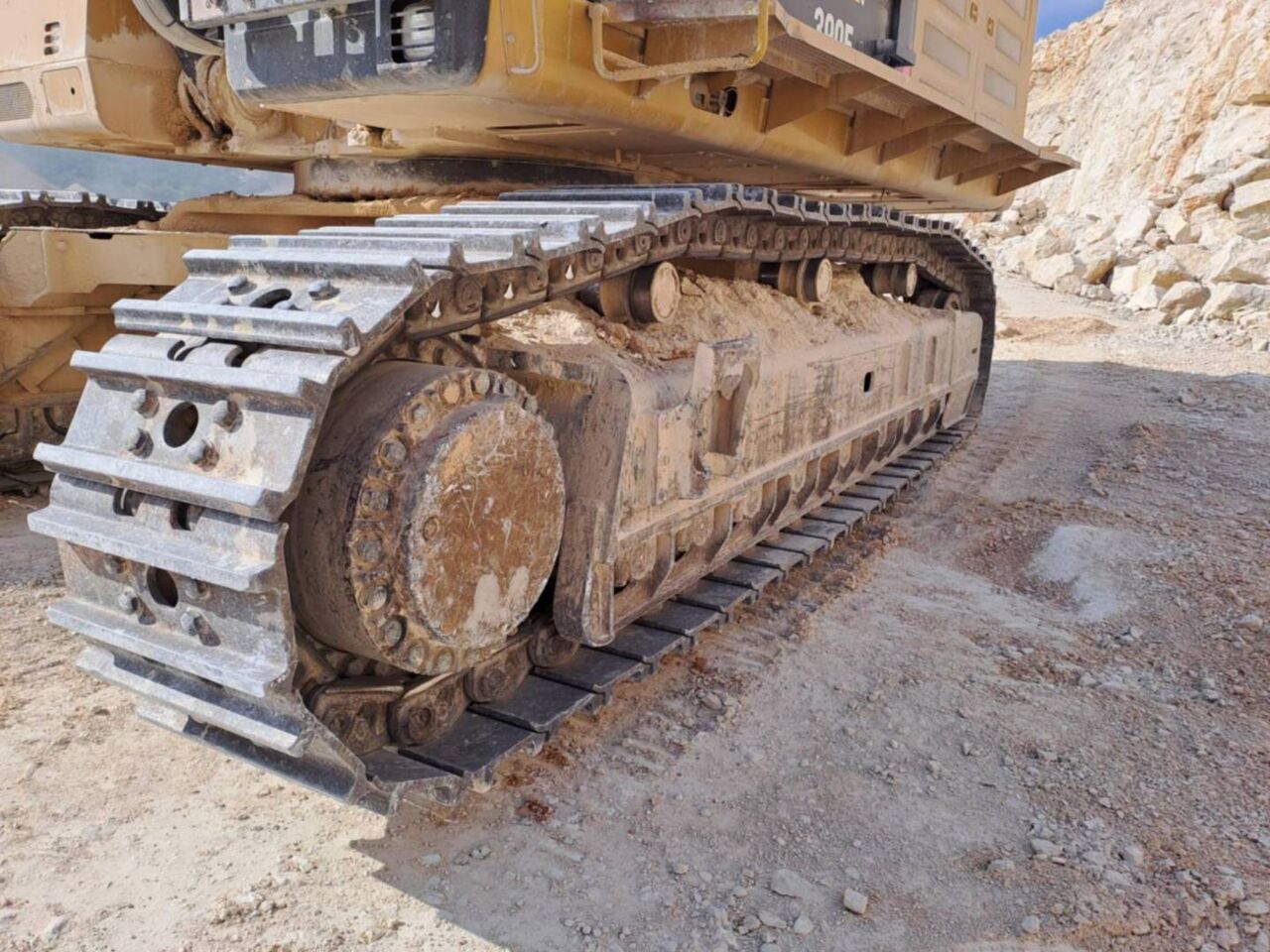 2017 Caterpillar 390F Crawler Excavator