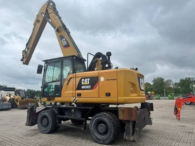 2017 Caterpillar MH3022 Material Handler