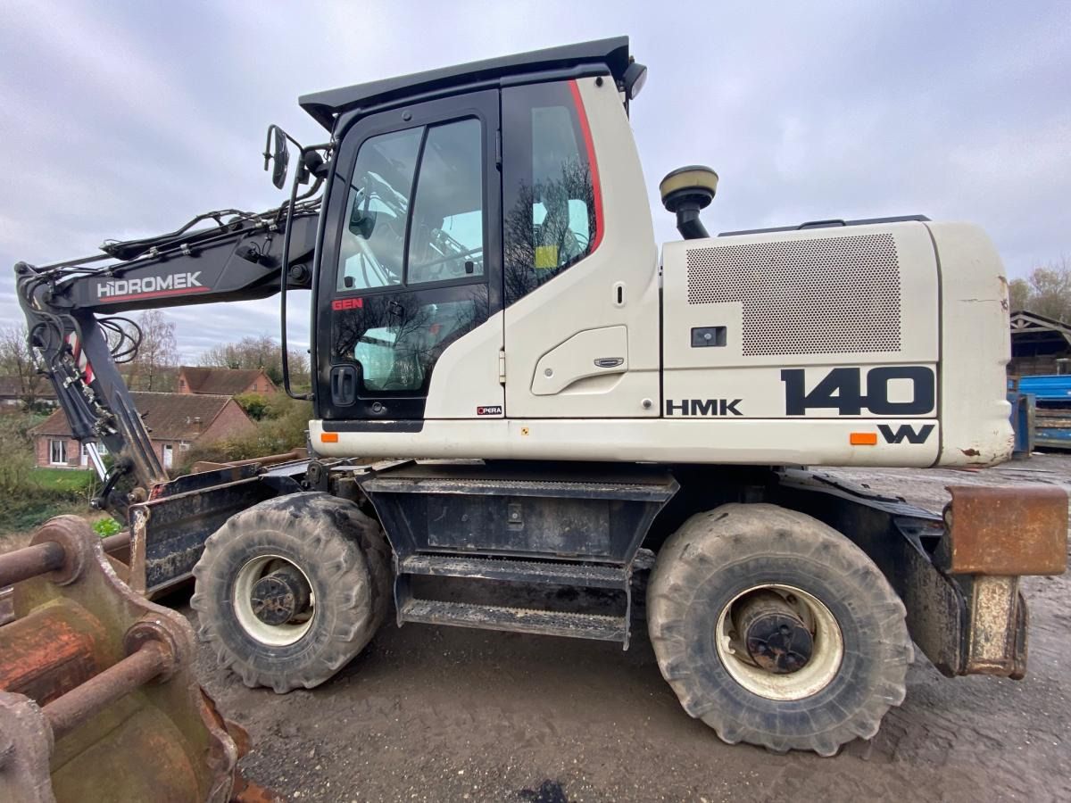 2017 Hidromek HMK 140W-3B wheel excavator side view 2017 Hidromek HMK 140W-3B wheel excavator side view